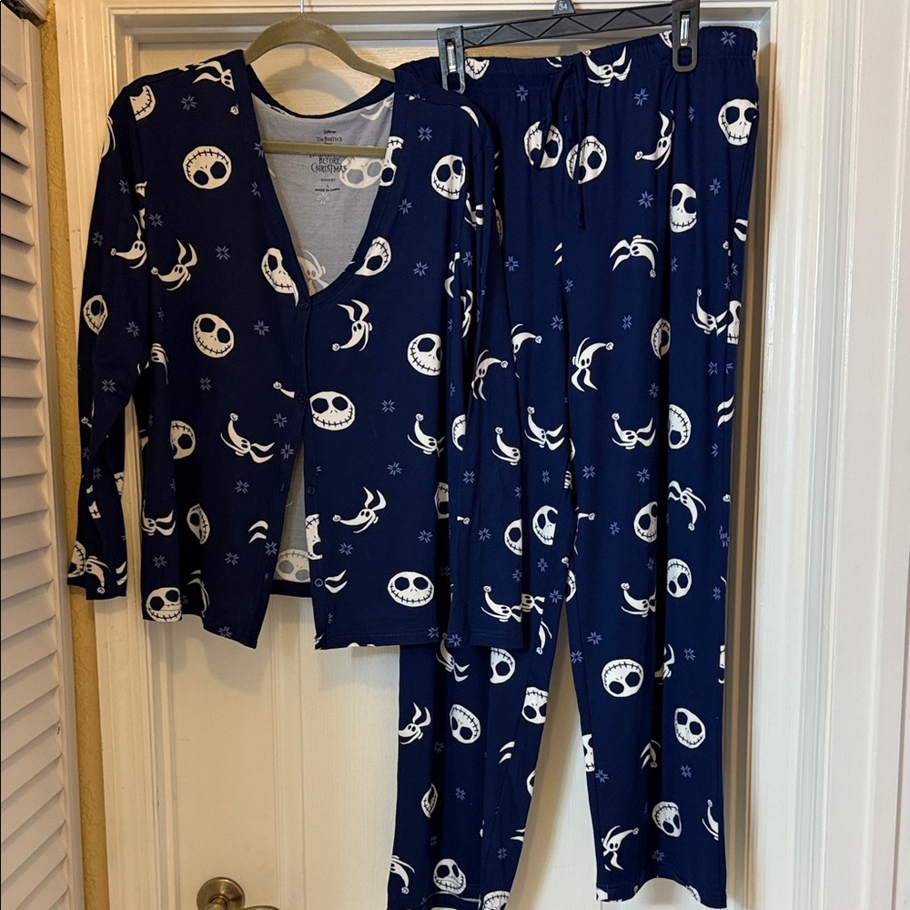 Disney nightmare before Christmas Women’s Blue Pajamas Large